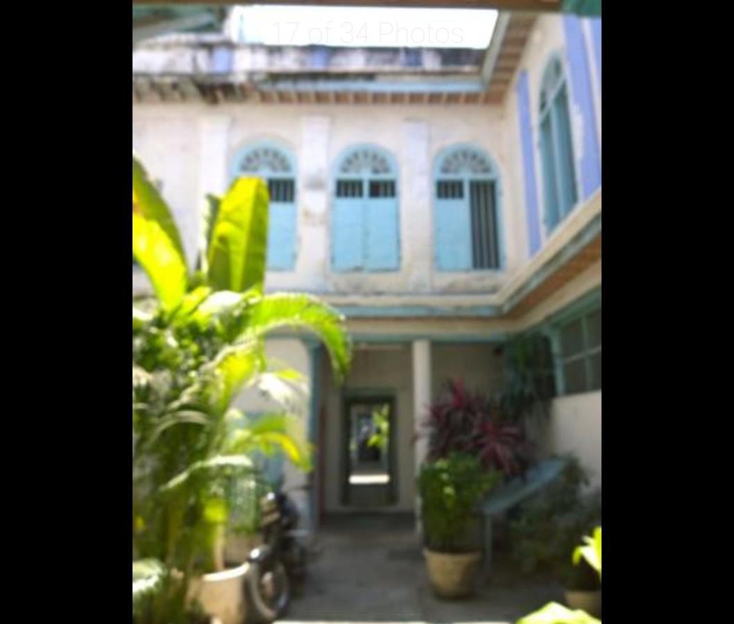 Broad Lands Hostel *